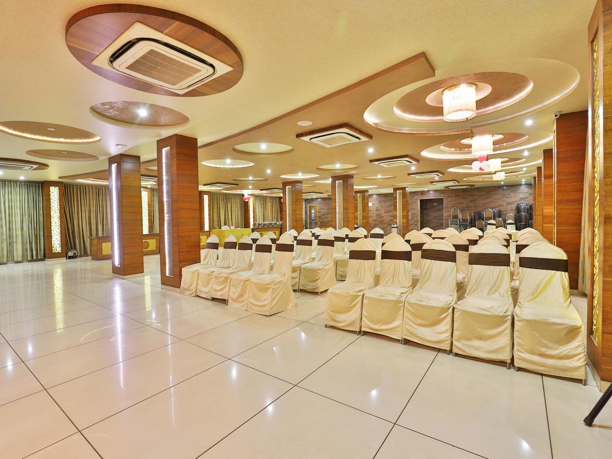 เดอะ แกรนด์ วินายัก โฮเต็ล Hotel อาเมดาบัด ภายนอก รูปภาพ