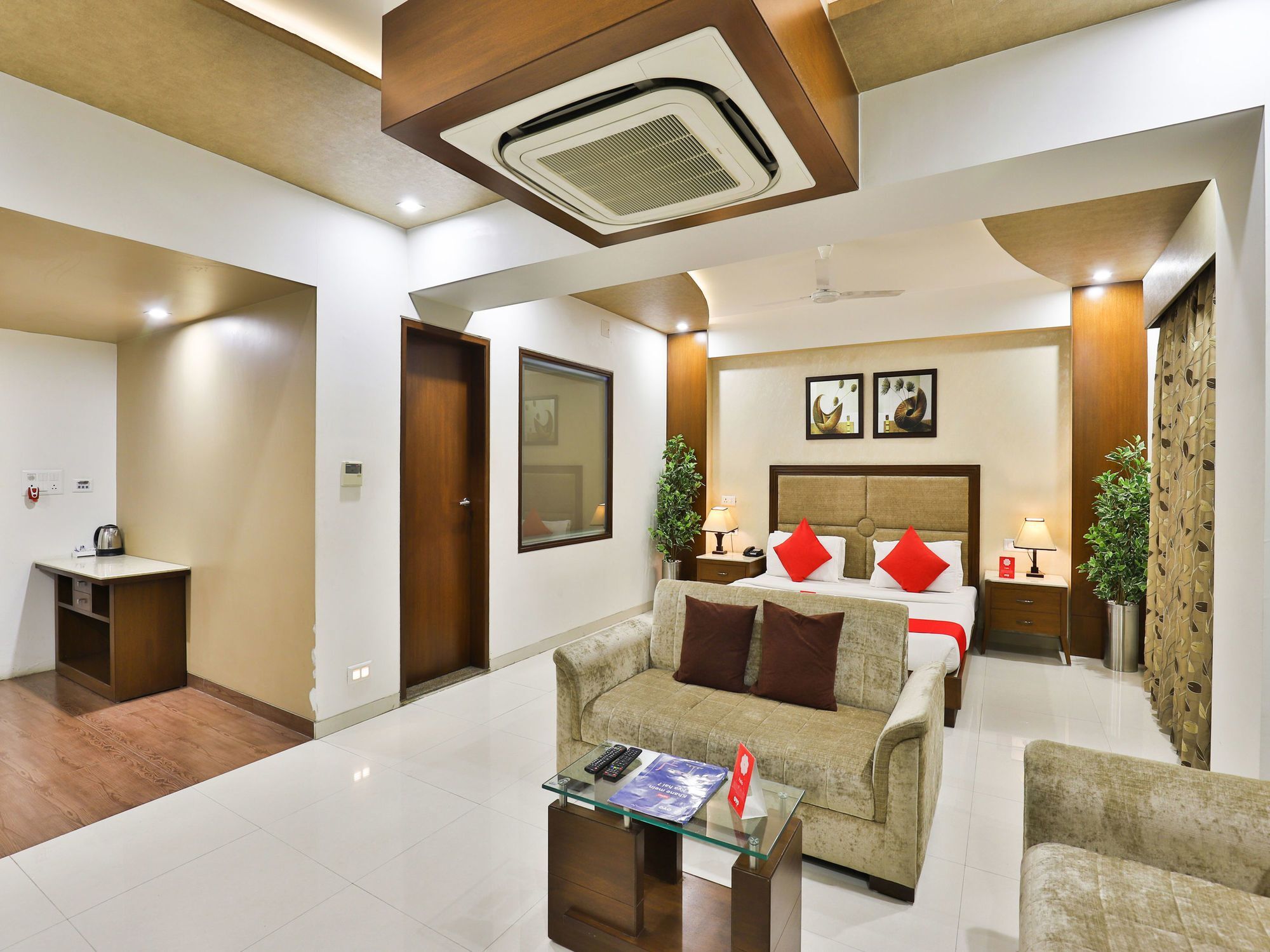 เดอะ แกรนด์ วินายัก โฮเต็ล Hotel อาเมดาบัด ภายนอก รูปภาพ