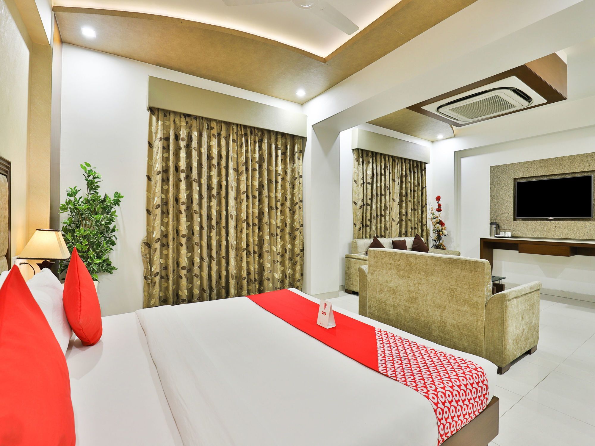 เดอะ แกรนด์ วินายัก โฮเต็ล Hotel อาเมดาบัด ภายนอก รูปภาพ
