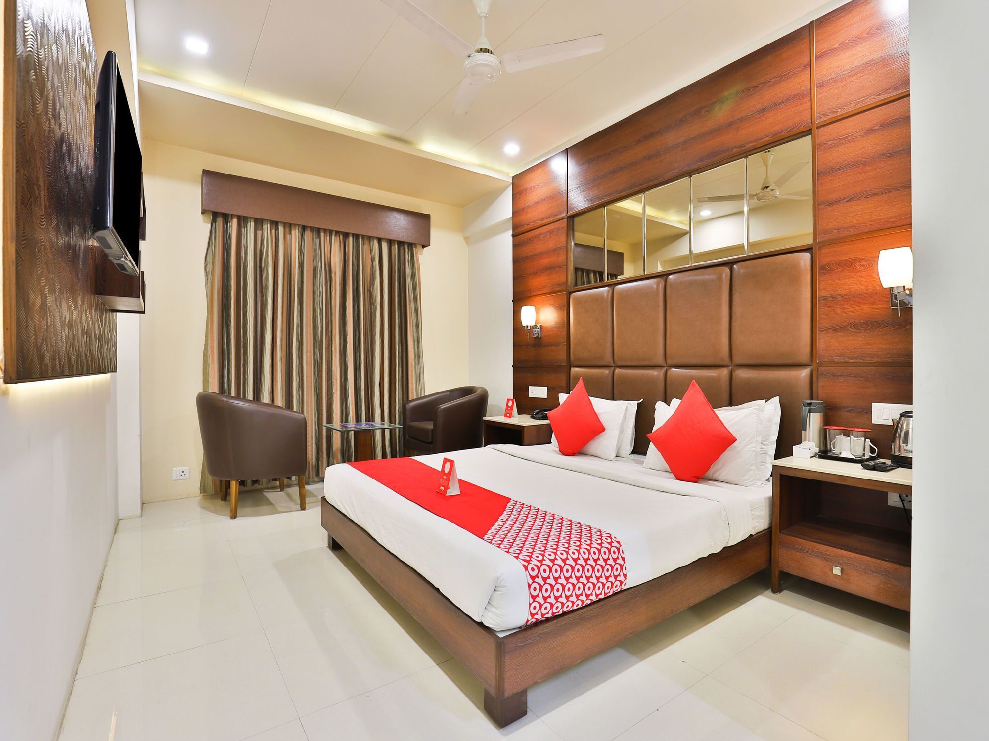 เดอะ แกรนด์ วินายัก โฮเต็ล Hotel อาเมดาบัด ภายนอก รูปภาพ